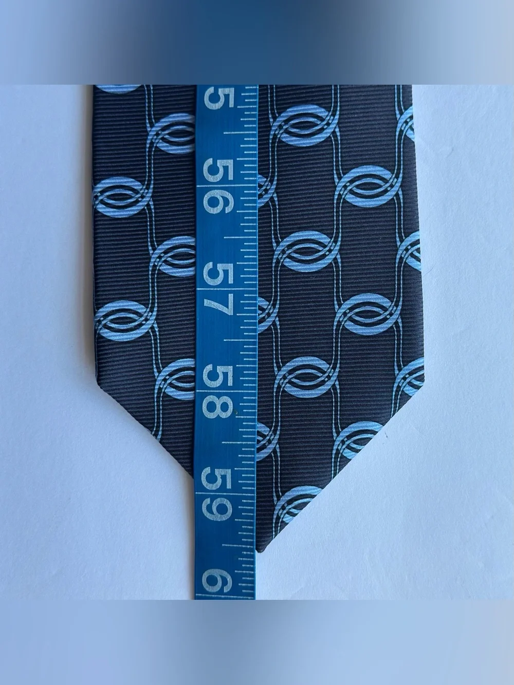 Gucci Tie Blue Interlocking Chain Pattern Made in Italy 100% Silk